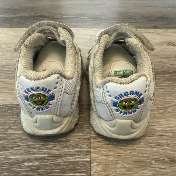 Vintage Y2K Elmo Cookie Monster Sesame Street Shoes Size 2W - Picture 3 of 12